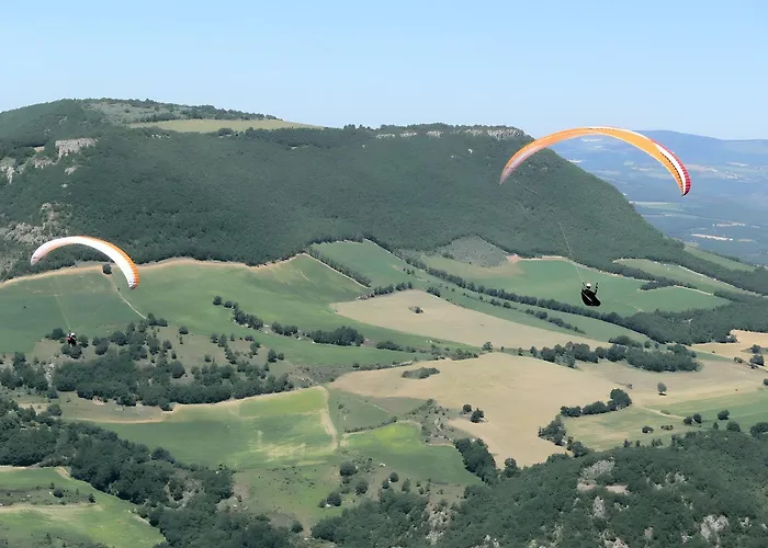 בית נופש Roulotte De Cabrieres *